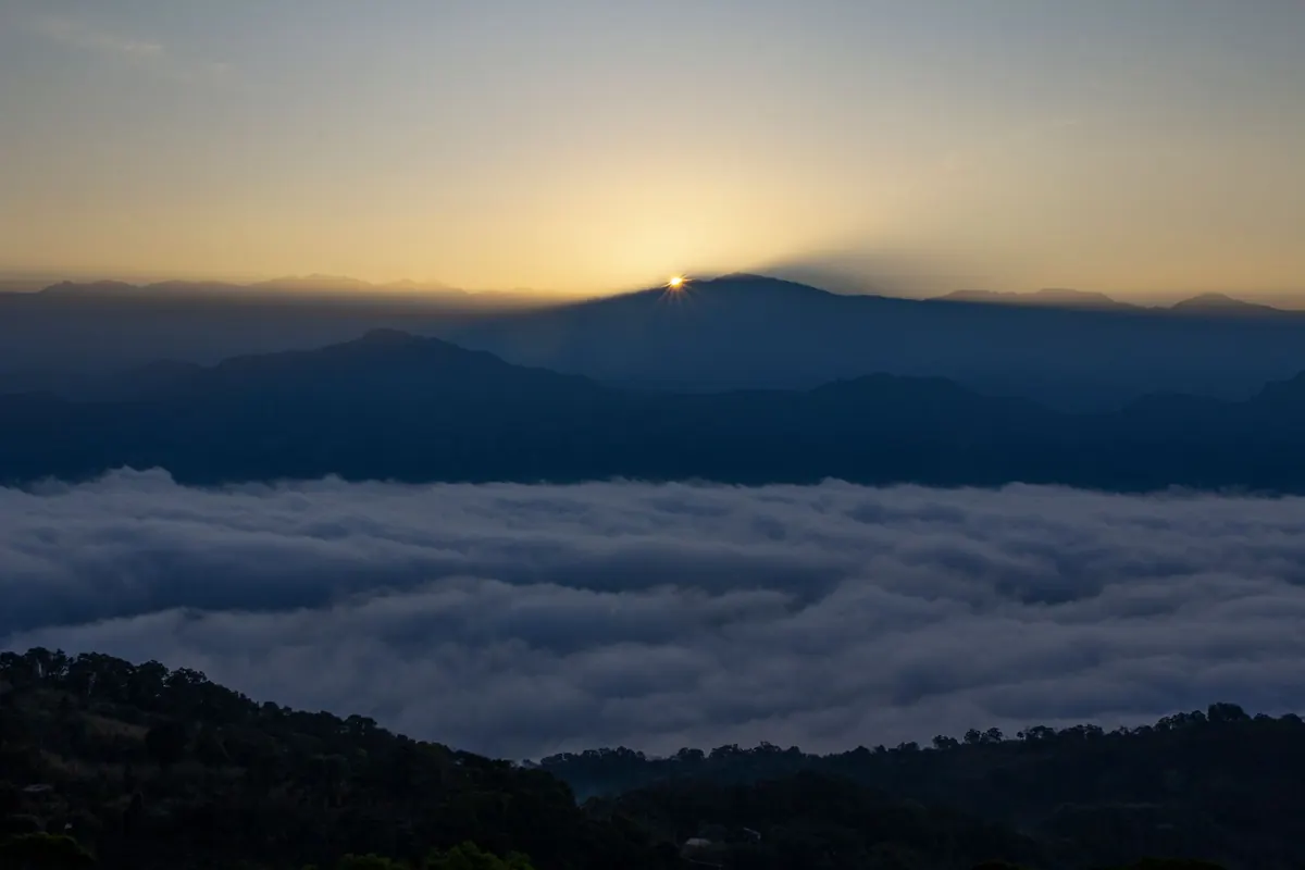 How to Photograph Sunrise from Cleeve Hill: Settings, Composition, and Timing